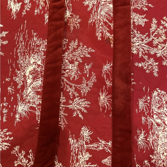 3 WILLIAMS SONOMA Red & White toile quilted placements with Red Velvet border - Picture 3 of 3